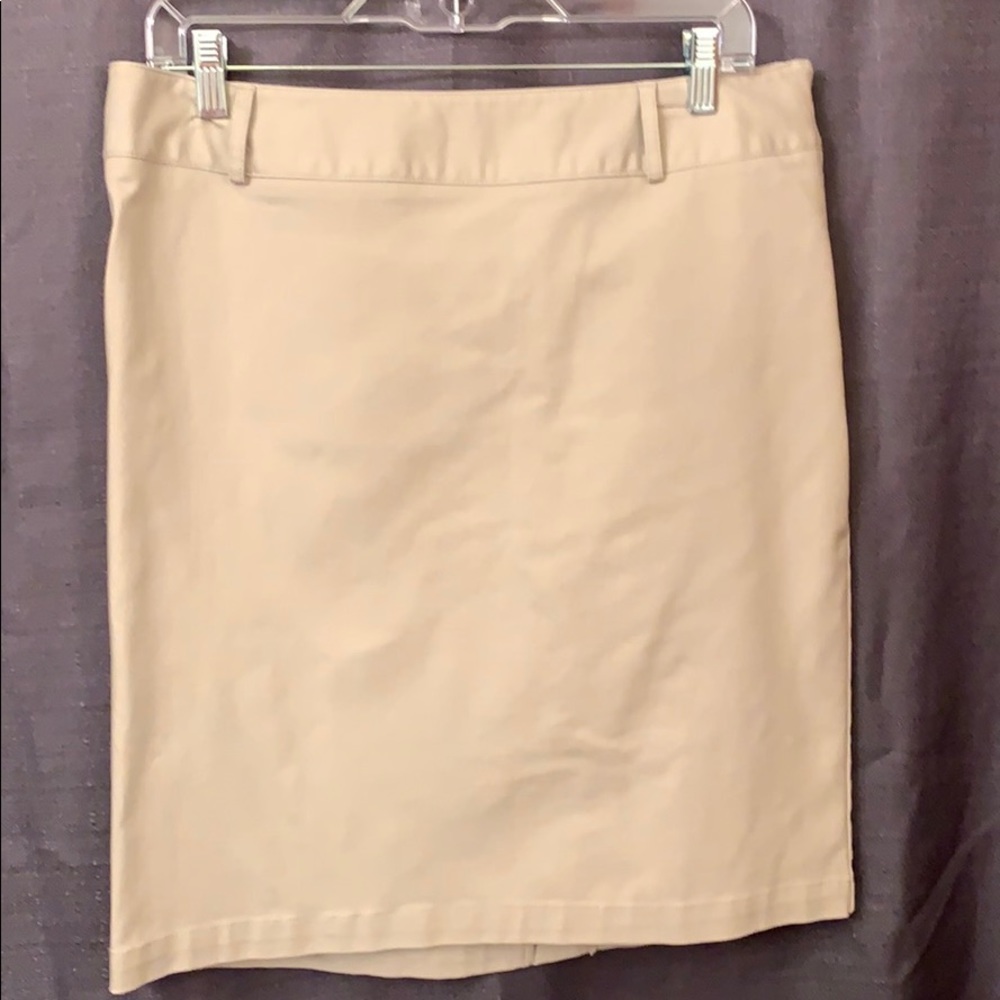 ✔️Apt 9 khaki color skirt